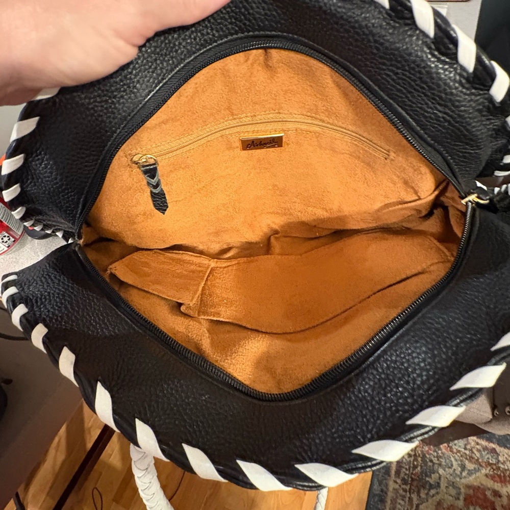 🔥ASHNEIL Vintage Black & White Pebble Leather Half Moon Shoulder Bag EUC - Picture 8 of 12